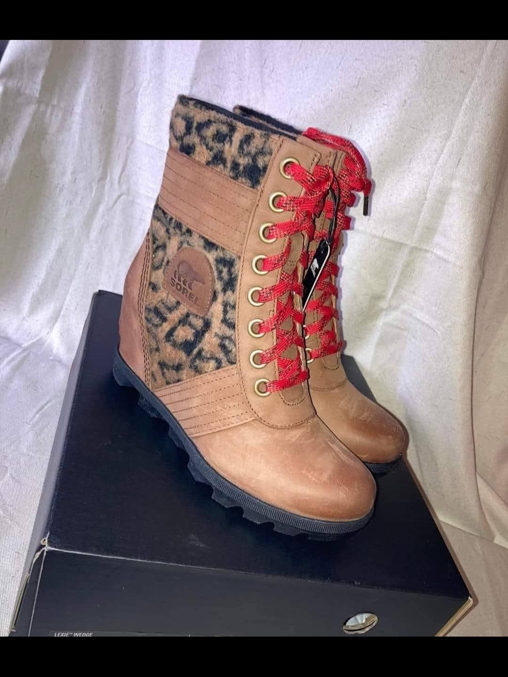 Sorel Women's Tan Leopard-Accent Lace-Up Boot with Red Laces